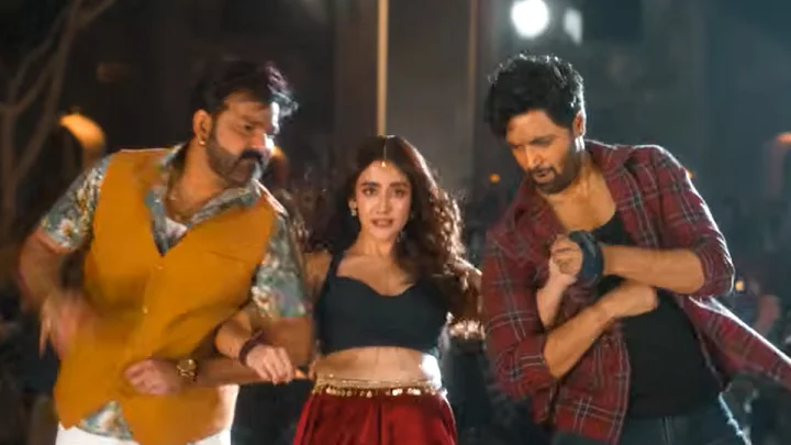 Sesh Adavi: డెకాయిట్‌ చిచ్చుబుడ్డి ఫుల్ సాంగ్ లో మెరిసిన అడివి శేష్, జోనితా గాంధీ, పవన్ సింగ్