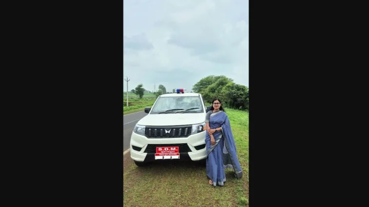 స్టేట్ టాపర్ కాజల్ మీనా, సబ్‌డివిజనల్ మెజిస్ట్రేట్ అయ్యింది కానీ బుద్ధి గడ్డి తిన్నది