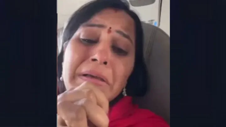 హైదారాబాద్ నుంచి బెంగళూరుకి విమానం, గాల్లోనే 4 గంటలు గిరికీలు, ప్రయాణికులు హాహాకారాలు (video)