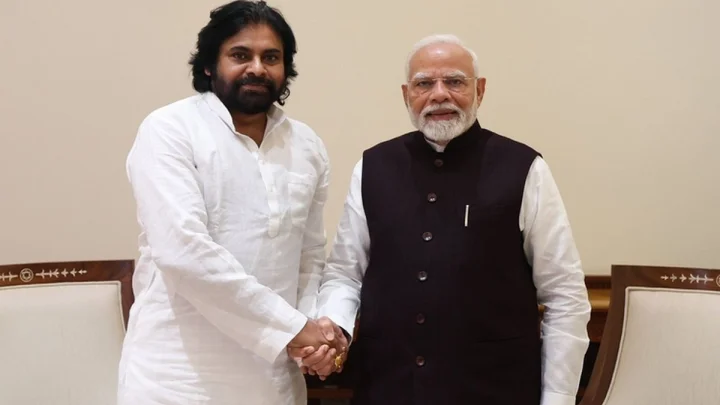 తెలంగాణకు ప్రధాని నరేంద్ర మోడి రాక, పవన్ ఇంటికి కూడా...
