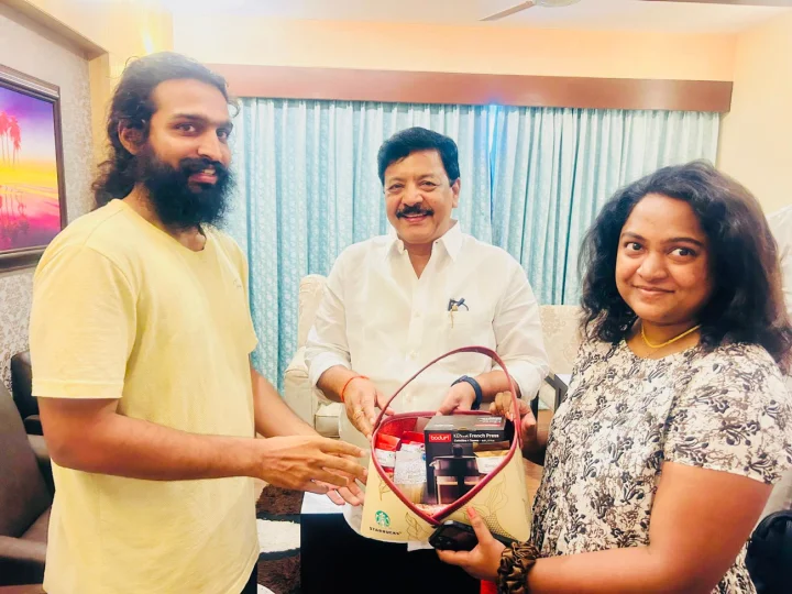 Durgesh: ఆంధ్ర సినీ రాజధానిగా తిరుపతి - కందుల దుర్గేష్‌ ని కలిసిన పారడాక్స్ పిక్చర్స్ అధినేతలు