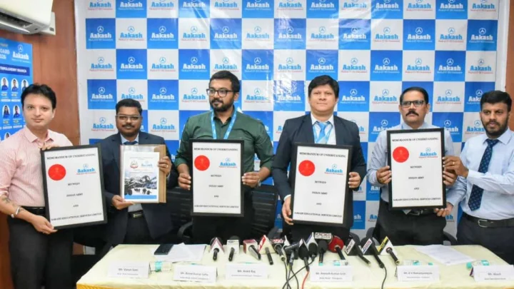 ఆకాశ్ ఎడ్యుకేషనల్ సర్వీసెస్ లిమిటెడ్ భారత సైన్యం, పారామిలిటరీ దళాలతో అవగాహన ఒప్పందం
