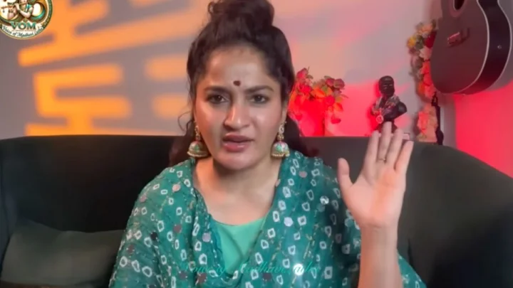 పవన్ కల్యాణ్ పేరును ముష్టి ఎత్తుకోకపోతే మీకు పాపులారిటీ రాదు: సినీ నటి మాధవీలత షాకింగ్ కామెంట్స్