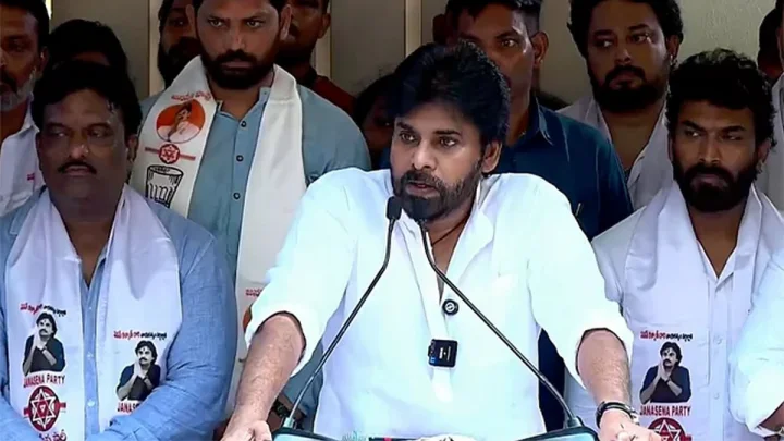 తెలంగాణాలో ఆంధ్రా కాంట్రాక్టులు చేసుకోవచ్చు.. పవన్ కళ్యాణ్ అడుగుపెట్టకూడదా? : జనసేనాని ప్రశ్న