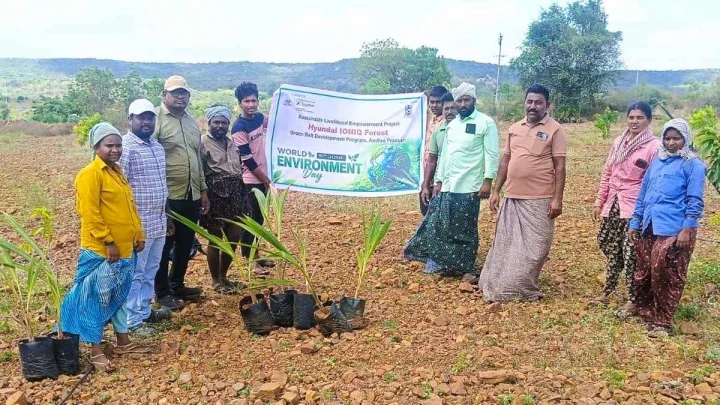 ప్రపంచ పర్యావరణ దినోత్సవం: సుస్థిర వ్యవసాయంపై రైతులకు హ్యుందాయ్ అయానిక్ ఫారెస్ట్ అవగాహన