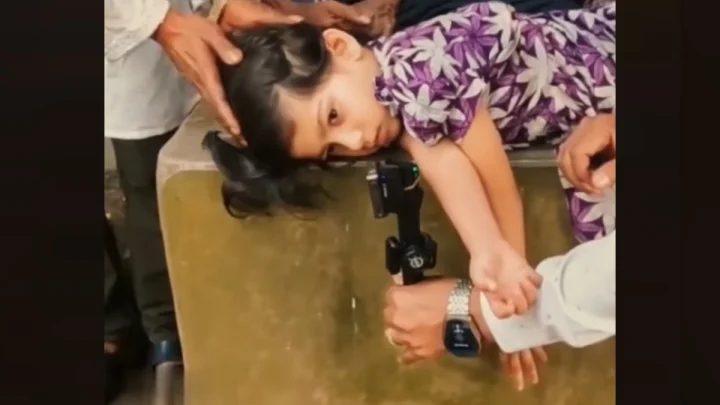 విడాకులు తీసుకుని బిడ్డను ఆశ్రమంలో వదిలేసి వెళ్లిన తల్లిదండ్రులు, వీడియో