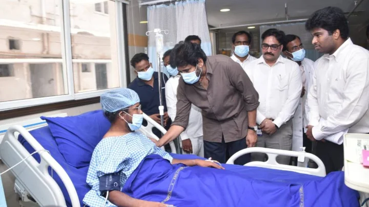 విశాఖ స్టీల్ ప్లాంట్ ప్రమాదం, మృతుల కుటుంబాలకు రూ. 25 లక్షల పరిహారం: పవన్ కల్యాణ్