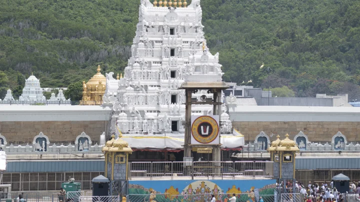 Lord venkateswra :  సర్వేశ్వరుడైన వేంకటేశ్వరుని దర్శించుకున్న తర్వాత భక్తునిలో ఎటువంటి మార్పులు కలుగుతాయో తెలుసా?