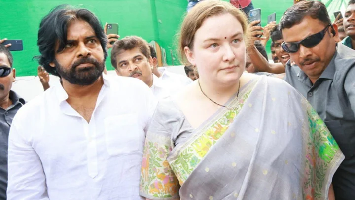 నా భర్త పొలిటికల్ జర్నీ ముళ్లపై నడకలా సాగింది : పవన్ కళ్యాణ్ సతీమణి