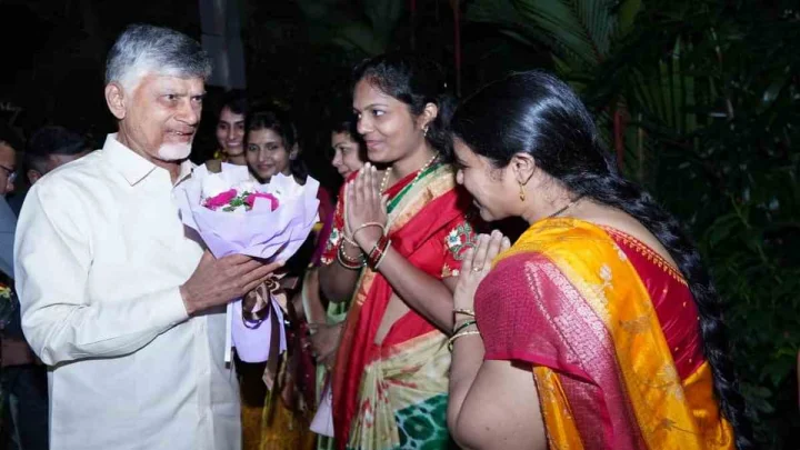 సింగపూరులో అంబులేను కలిసిన చంద్రబాబు.. పెట్టుబడుల కోసం చర్చలు