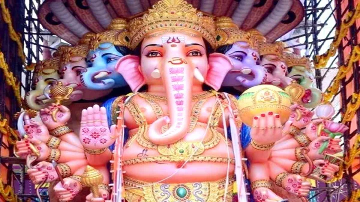 69 అడుగుల ఎత్తులో ఖైరతాబాద్ బడా గణేష్.. రూ.1 కోటికి పైగా ఖర్చు