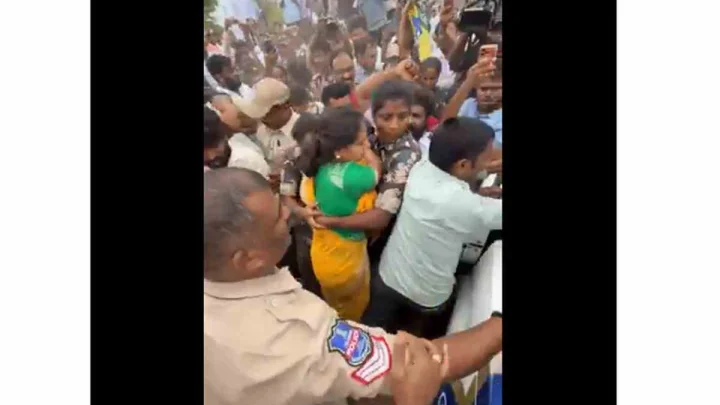 కాంగ్రెస్ ప్రభుత్వం నెరవేర్చని హామీలకు వ్యతిరేకంగా కవిత పోరాటం అరెస్ట్