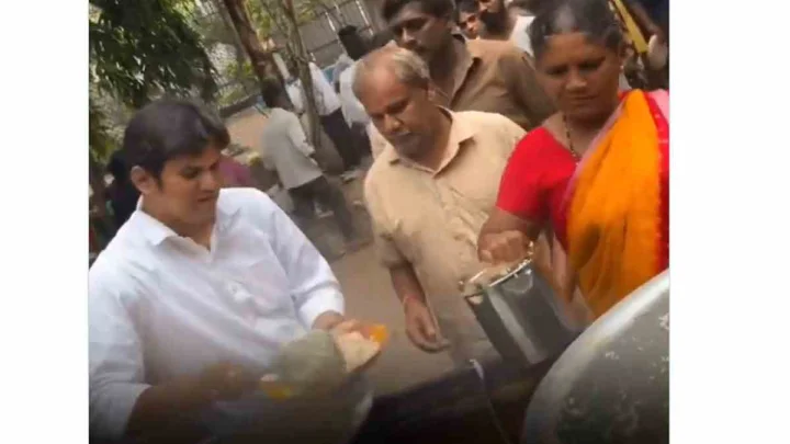 కార్పొరేట్ జాబ్ చేస్తూ ఫుడ్ మ్యాన్‌గా మారిన వ్యక్తి.. రోజుకు వందలాది మందికి భోజనం (వీడియో)