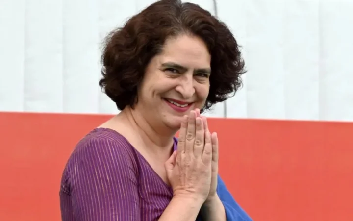 వయనాడ్ వైపు కన్నెత్తి చూడని ప్రియాంక - విపక్షాల విమర్శలు