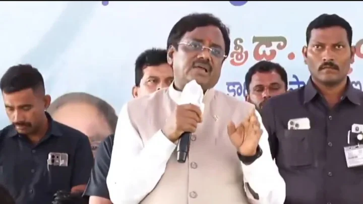 కొందరు కుర్రాళ్లు జర్మనీ, జపాన్ వెళ్తే ఇక్కడి నిరుద్యోగులకు ఉద్యోగాలు వస్తాయ్: మంత్రి వివేక్, వీడియో