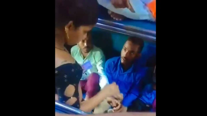 రైలు ప్రయాణీకులకు నరకం చూపిస్తున్న హిజ్రాలు, రైల్వే అధికారులు పట్టించుకోరా?