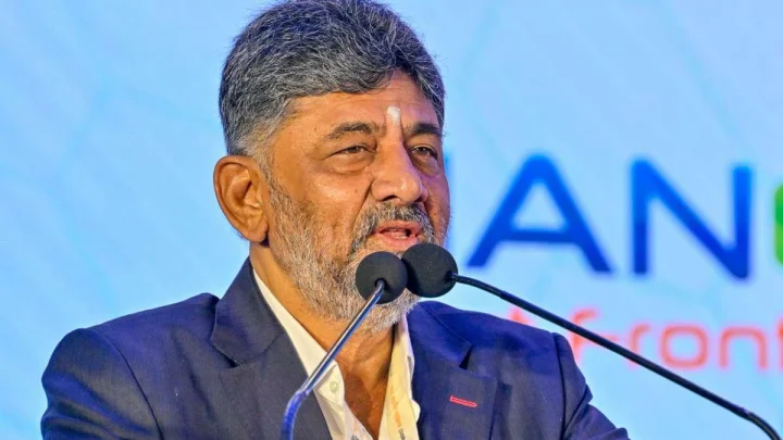 రాజీనామా చేస్తే జస్ట్ రెండు నిమిషాల్లో ఆమోదిస్తాం : ఎమ్మెల్యేలకు సీఎం డీకే హెచ్చరిక