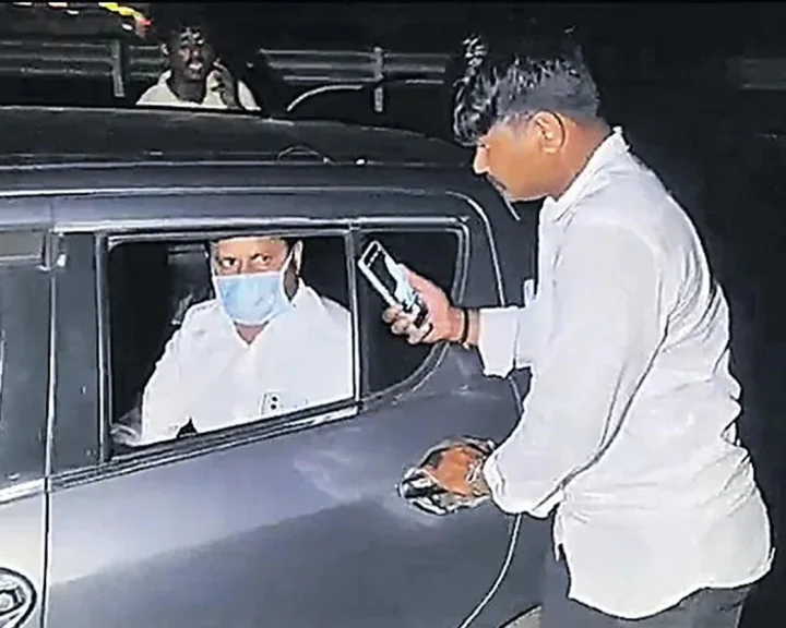 జగన్ శిష్యులం... ఆయన కోసం ఎంతకైనా తెగిస్తాం : వైకాపా నేత చింతాడ