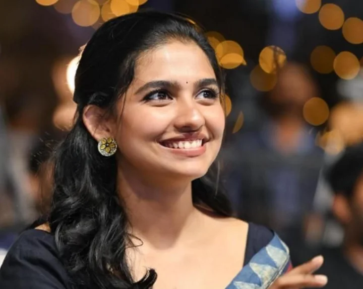 మానసిక ప్రశాంతత కోసం సోషల్ మీడియా గుడ్‌బై... 'ప్రేమలు' బ్యూటీ వెల్లడి