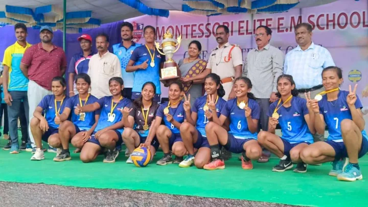 సీబీఎస్‌ఈ జాతీయ వాలీబాల్ ఛాంపియన్‌షిప్‌కు మూడు జట్లతో ఎంపికై సత్తా చాటిన ఎస్వీఐఎస్
