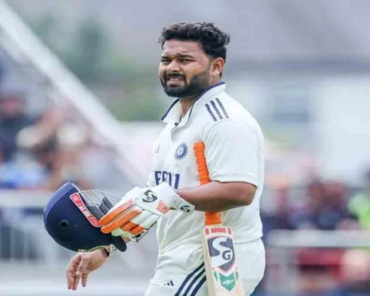 టెస్టు క్రికెట్‌లో 100 సిక్సర్ల అరుదైన మైలురాయిని అందుకున్న రిషబ్ పంత్