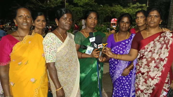 లెక్కలు అడిగితే సస్పెన్షన్లు, బెదిరింపులు - మ‌హిళా ప్రొడక్షన్ వర్కర్స్ ఆవేదన