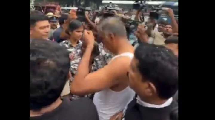 బీఆర్ఎస్ కార్యకర్తలు బంగారు గొలుసు చోరీ చేస్తారని హరీశ్ రావు ఏం చేశారో చూడండి (వీడియో)
