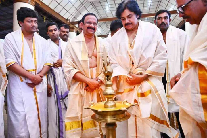 కేరళలో పవన్ కల్యాణ్.. త్రిప్రయార్ శ్రీరామునికి ప్రత్యేక పూజలు ఫోటోలు (video)