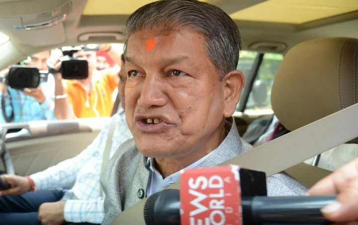 వ్యక్తిగత సహాయకుడి ఇంటిలో బంగారం సీజ్ - కాంగ్రెస్ సీనియర్ నేత రాజకీయ సన్యాసం
