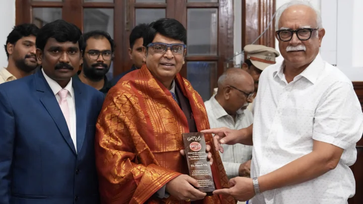 Senior Naresh: 55 ఏళ్ల సినీ జర్నీ చేస్తున్న డా. నరేష్ విజయకృష్ణకు గోవా గవర్నర్ ఘన సత్కారం