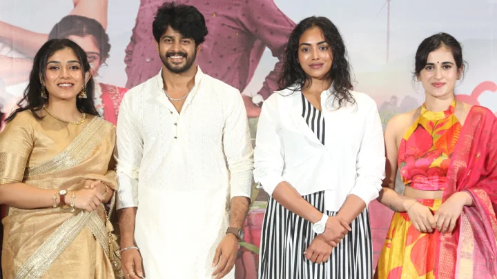 ప్రేమనే ఊరిలో సినిమాకు లాభాలు రావాలని కోరుకుంటున్నా - కామాక్షి భాస్కర్ల