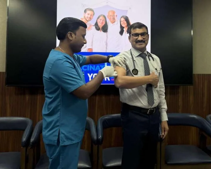 పిల్లలకే కాదు, పెద్దలకూ వ్యాక్సిన్లు అవసరం
