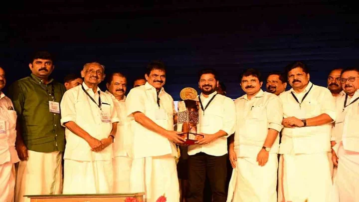 ఆర్యదాన్ మహమ్మద్ 2026 ఉత్తమ ప్రజా సేవకుడి అవార్డు గెలుచుకున్న రేవంత్ రెడ్డి