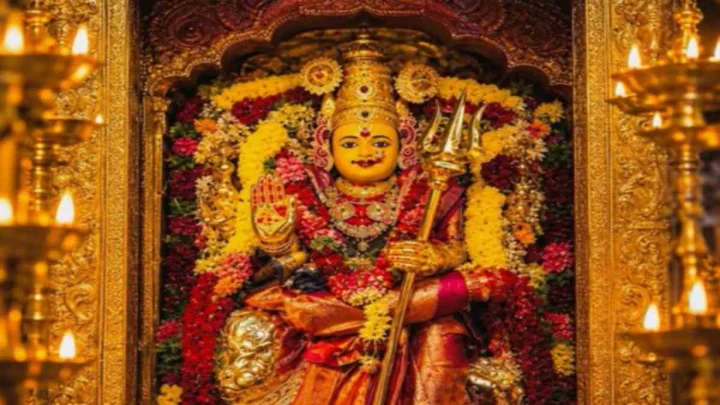 కనకదుర్గమ్మకు రూ.75లక్షల బంగారు కిరీటం.. ఎస్వీ గో-సంరక్షణ కేంద్రానికి ఐదు గోవులు కనకదుర్గమ్మకు రూ.75లక్షల బంగారు కిరీటం.. ఎస్వీ గో-సంరక్షణ కేంద్రానికి ఐదు గోవులు