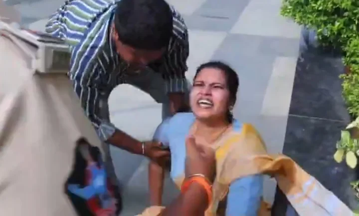 మహిళా పోలీస్‌తో తోపులాట : కిందపడిన మాజీ మంత్రి విడదల రజని (వీడియో)
