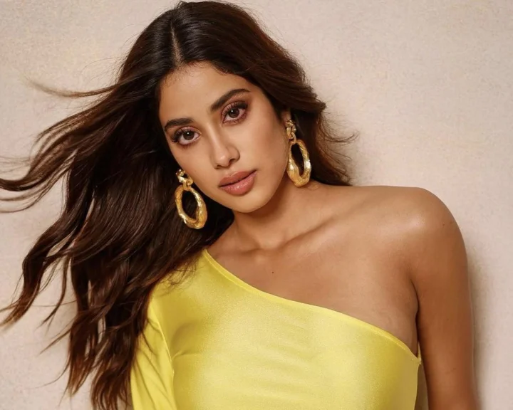 ఆ విషయం తెలియగానే సెమిస్టర్‌ను మధ్యలోనే వదిలేసి వచ్చేశాడు : శిఖర్‌పై జాన్వీ కామెంట్స్